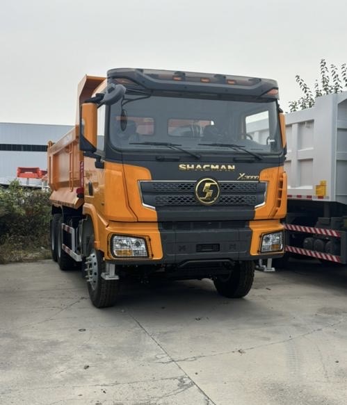 شاحنة قلاب شاكمان